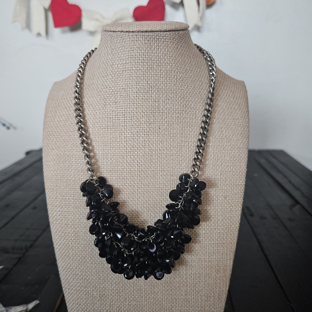 American Eagle Outfitters Chunky Black Beaded Necklace
